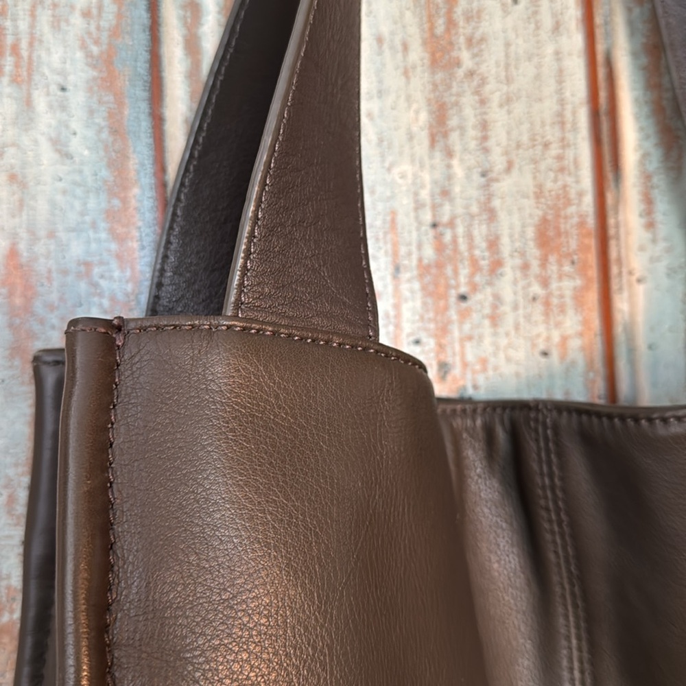 Large Margot Tote /Bucket Bag Soft Brown Leather or Vegan Leather Excellent - Picture 3 of 9